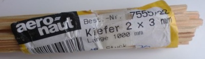 Kiefernleisten 2 x 3 mm, 1 m lang, 10 Stück