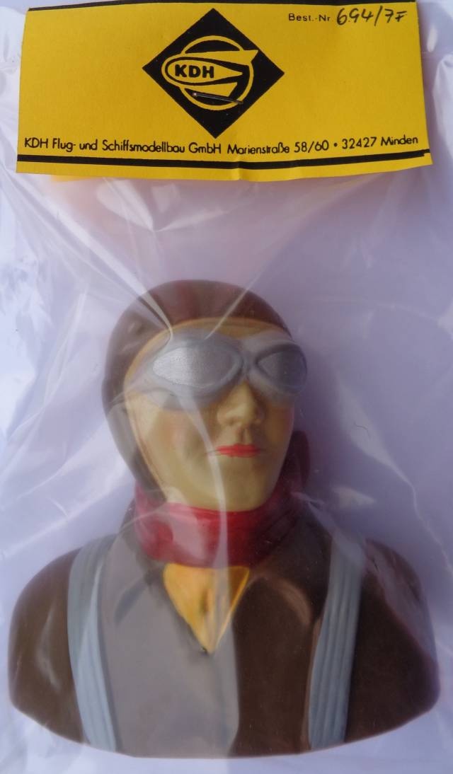 Sportpilot  m. fester Brille, Kunststoff, handbemalt,  1 : 4