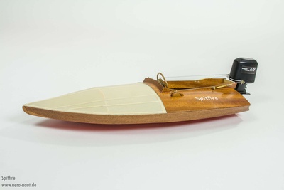 Spitfire - Sportboot,  Länge ca. 59 cm