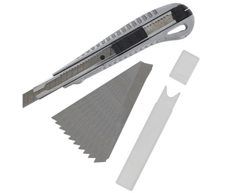 Messer mit 10 Abbrechklingen
