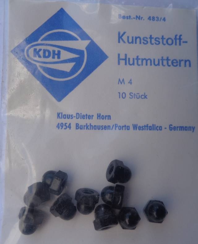 Kunststoff-Hutmuttern M 4, 10 Stück,  1 x vorrätig /1.8.23