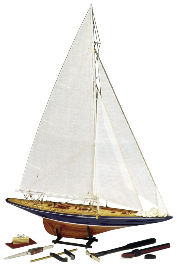 Endeavour 1934 mit Werkzeugset, Rumpflänge 48 cm