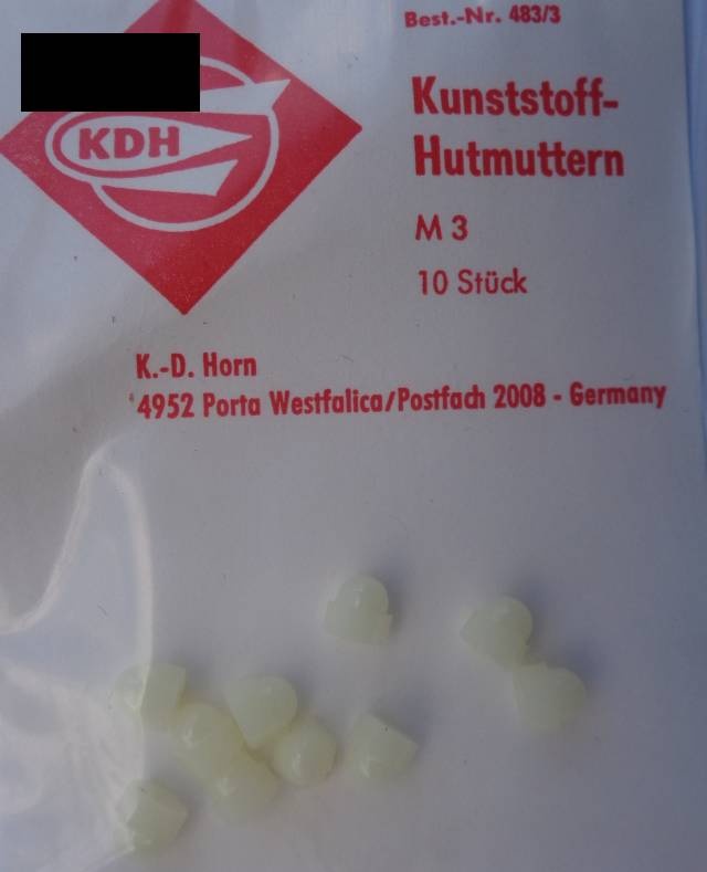 Kunststoff-Hutmuttern M 3, 10 Stück,   3 x vorrätig  /1.8.23