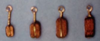 20 St.Klumpblock(Holz), 5 mm hoch, 3 Rillen, dunkel, m.Ring